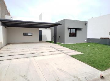Casa · 125m² · 4 Ambientes · Casa en Venta en Nobu Town. 3 Dorm. 2 Baños Cochera Doble. Calefacción por Radiadores