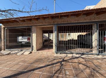 Departamento · 70m² · 4 Ambientes · 1 Cochera · Dúplex en Alquiler - Alto Dorrego