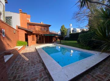 Casa de 6 ambientes, La Plata · Casa en Venta Ubicada en 10 en 35 y 36