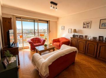 Departamento · 76m² · 4 Ambientes · 4 Ambientes Al Frente con Balcón y Vista Panorámica – Apto Crédito – Banfield Oeste