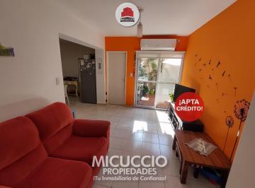 Casa · 73m² · 3 Ambientes · 1 Cochera · PH Tipo Casa en Venta, Asborno 295, Escobar Centro. Apto Credito.