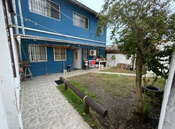 PH de 3 ambientes, Lomas de Zamora · En Venta Hermoso PH con Jardin Apto Crédito