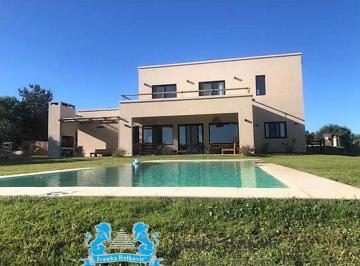Casa de 6 ambientes, Costa Esmeralda · Alquiler Verano 2026 Casa Costa Esmeralda con Piscina y Vista a La Laguna