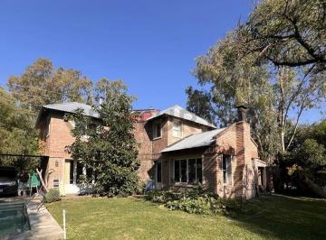 Casa · 199m² · 5 Ambientes · 3 Cocheras · Casa en Esquina Sobre 2 Lotes en Villa del Plata