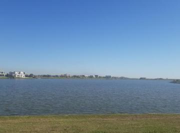 Terreno · 972m² · Venta| Lote Al Lago Central en Barrio Muelles