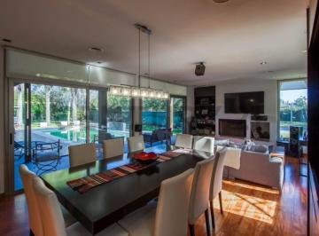 Casa · 270m² · 6 Ambientes · 2 Cocheras · Casa en Venta en Country San Joaquin
