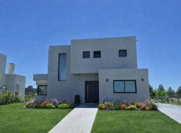 Casa · 160m² · 5 Ambientes · 2 Cocheras · Casa I Venta I a Laguna I 3 Dorm. I Pileta I Naudir Aguas Privadas I Escobar
