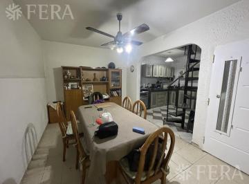 Casa · 163m² · 4 Ambientes · 1 Cochera · Venta de Casa 4 Ambientes con Cochera en Wilde