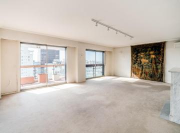 Departamento · 264m² · 6 Ambientes · 2 Cocheras · Departamento en Venta en Recoleta. Piso Alto, Muy Luminoso. Gran Recepción y 4 Dorm. 2 Cocheras.