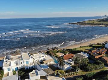 Casa · 407m² · 5 Ambientes · 1 Cochera · 4 Dorm. | La Barra - La Barra