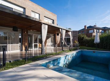 Casa · 164m² · 6 Ambientes · 2 Cocheras · Venta/permuta Casa 3 Dorm. y Pileta - Funes Hills Cadaques