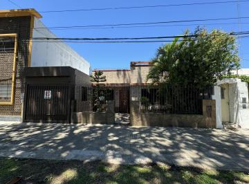 Casa · 320m² · 3 Ambientes · 3 Cocheras · Casa 2 Dorm. Comodín, Venta, Rosario