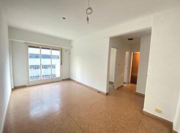 Departamento · 40m² · 2 Ambientes · C. de La Paz 1781 - Belgrano - 2 Amb. Al Fte. con Balcón!