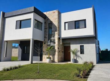 Casa · 186m² · 4 Ambientes · 2 Cocheras · Casa en Venta en Santa Elisa, Pilar del Este, Pilar