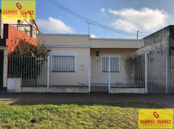 Casa · 130m² · 4 Ambientes · 1 Cochera · Casa - Llavallol - 3 Dorm. 2 Baños Entrada de Auto - Apta Credito