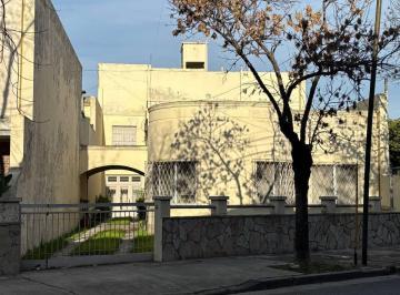 Edificio , Pompeya · Edificio en Block de 2 Plantas - Tipo PH - Petit Hotel - Varias Opciones de Uso
