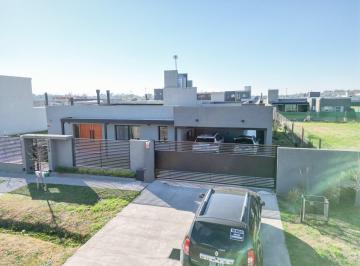 Casa · 128m² · 6 Ambientes · 2 Cocheras · Casa 2 Dorm. en Don Mateo Etapa 3