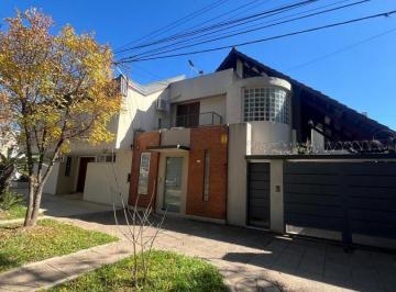 Casa de 7 ambientes, Resistencia · Linda Casa y Estudio en Av Wilde 700.