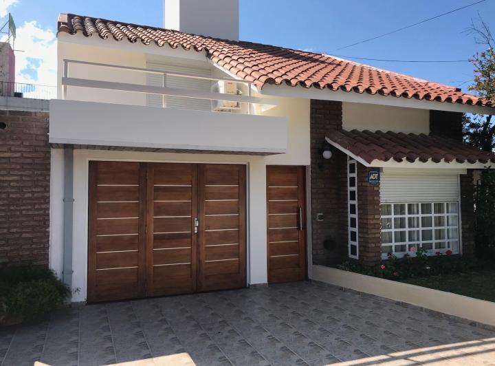 Casa · 180m² · 5 Ambientes · 2 Cocheras