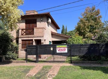 Casa · 120m² · 3 Ambientes · 2 Cocheras · Casa en Colón Entre Ríos Zona Parque