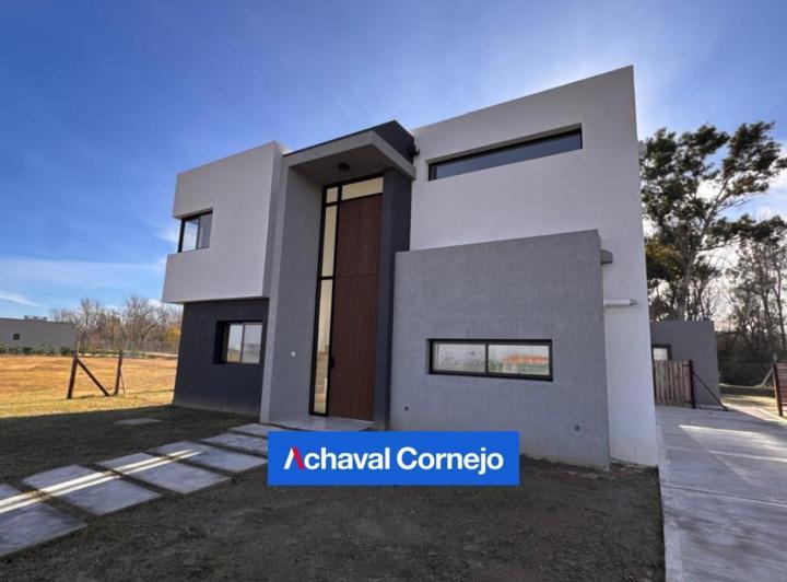Casa · 187m² · 5 Ambientes · 2 Cocheras