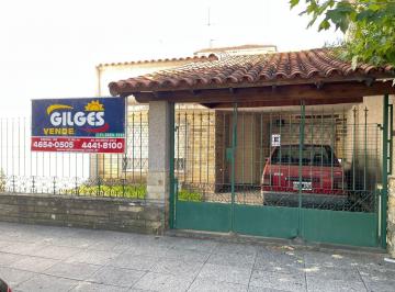 Casa · 105m² · 3 Ambientes · 1 Cochera · Venta de PH 3 Ambientes en Ramos Mejia Pta. Baja con Cochera Cubierta Céntrico