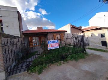 Casa de 4 ambientes, Bahía Blanca · Propiedad en Venta - Fuerte Argentino 300