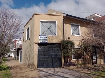 Casa de 5 ambientes, Lomas de Zamora · Casa en Muy Buen Estado a Seis Cuadras de Sanatorio Juncal