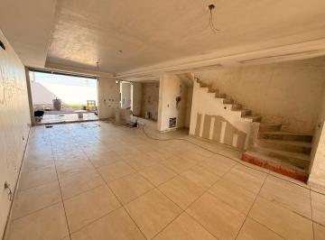 Casa · 140m² · 4 Ambientes · Duplex en Venta en Solares de Manantiales. 3 Dorm.