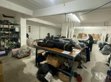 Bodega-Galpón · 200m² · Deposito Muy Amplio en Varela