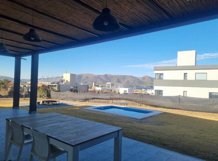 Casa · 175m² · 3 Ambientes · 1 Cochera
