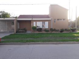 Casa · 70m² · 4 Ambientes · 1 Cochera · Casa en Venta 2 Dorm. Villa Angela - Centro