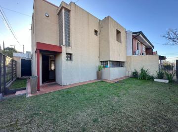 Casa · 150m² · 6 Ambientes · 4 Cocheras · Casa en Venta Quebrada de Las Rosas - Apta Credito - 3 Dorm..