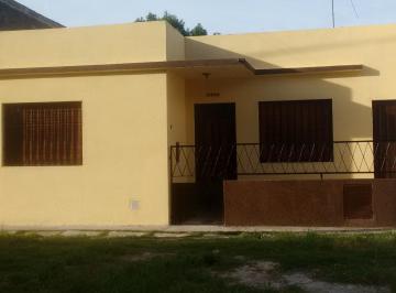 Casa de 3 ambientes, Rosario · Con Patio y Parrillero. Apta Credito. Dueño.