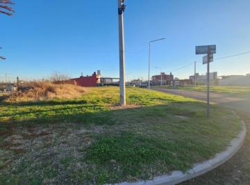 Terreno · 261m² · En Venta Terreno en Esquina 261 m² Ecopueblo Alvear