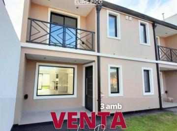 Casa · 102m² · 2 Dormitorios · 1 Cochera · Venta Duplex 3 Ambientes a Estrenar en Los Pinares