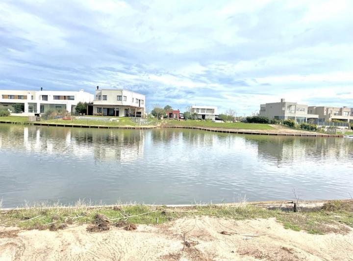 Terreno · 794m²