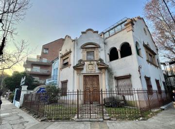 Local comercial , Villa Devoto · Excelente Esquina en Alquiler Frente a Plaza Arenales!