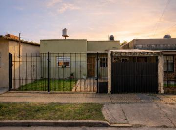 Casa de 3 ambientes, Quilmes · Casa 3 Amb. Sobre Lote de 260 m² - Apta Credito - Ezpeleta