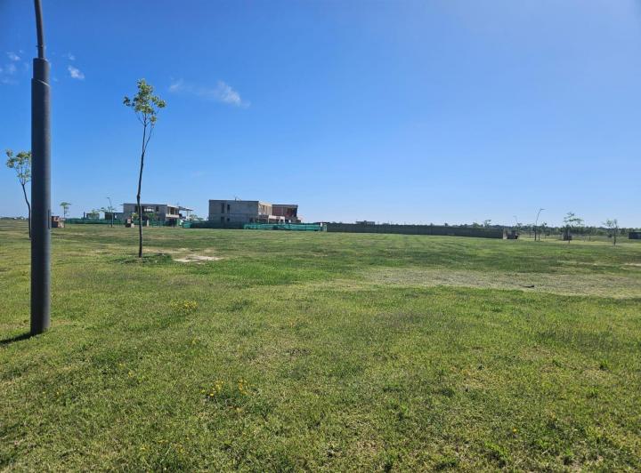 Terreno · 683m²