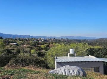 Casa · 74m² · 4 Ambientes · Casa - La Falda
