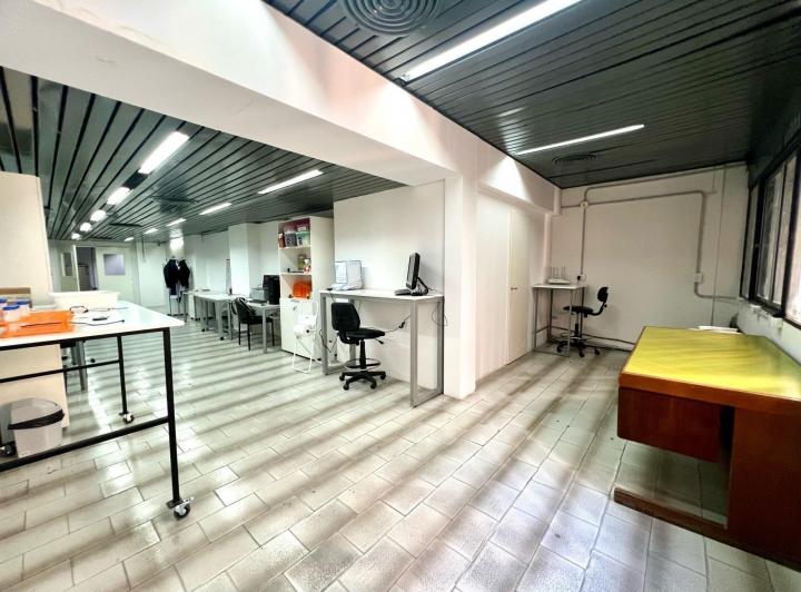 Local comercial · 306m²