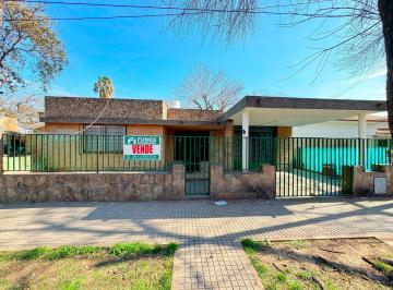 Casa · 150m² · 4 Ambientes · 1 Cochera · Venta - Casa en Funes