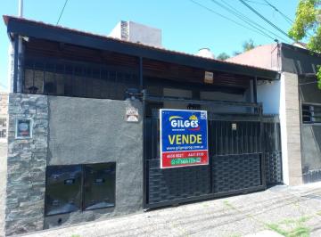 Casa · 88m² · 5 Ambientes · 2 Cocheras · Venta de PH 5 Amb. en Villa Tessei - Muy Buen Estado con Patio y Parrilla