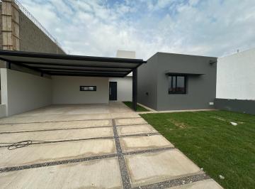 Casa · 125m² · 4 Ambientes · 2 Cocheras · Venta Casa 3 Dorm. Docta a Estrenar