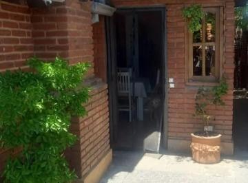 Casa · 300m² · 6 Ambientes · 2 Cocheras · Casa Chalet en Venta en San Miguel, G. B. a. Zona Norte, Argentina