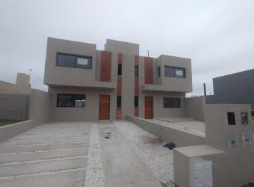 Casa · 98m² · 5 Ambientes · Casa en Docta Av