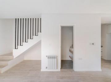Casa · 104m² · 4 Ambientes · 2 Cocheras · Casa en Housing 3 Dorm 3 Bños 2 Cocheras Nuevo Poeta Lugones