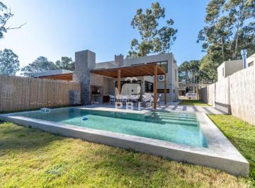 Foto1 · Casa en Venta en Solanas Country, Punta Ballena - Ref: Pbi15075