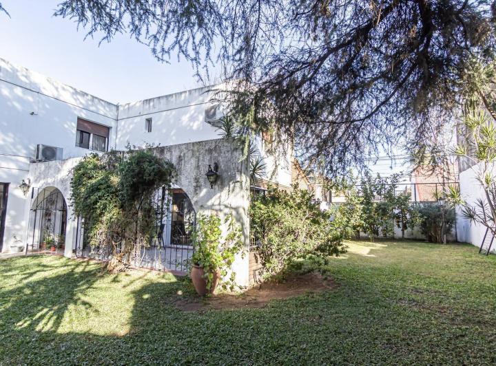 Casa · 282m² · 5 Ambientes · 2 Cocheras